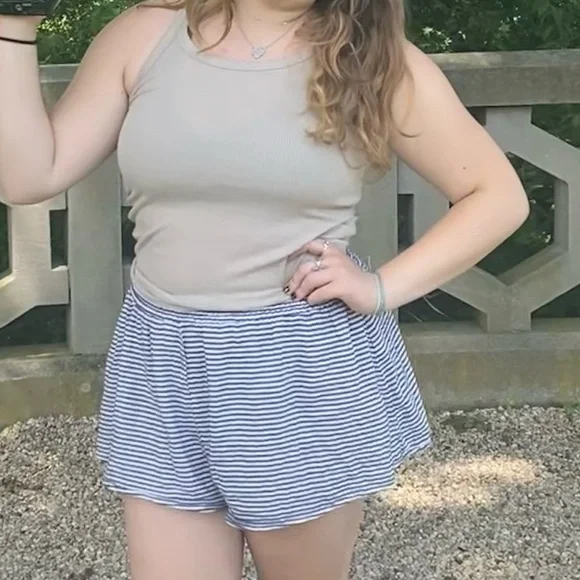 aerie tank bundle - Picture 2 of 5